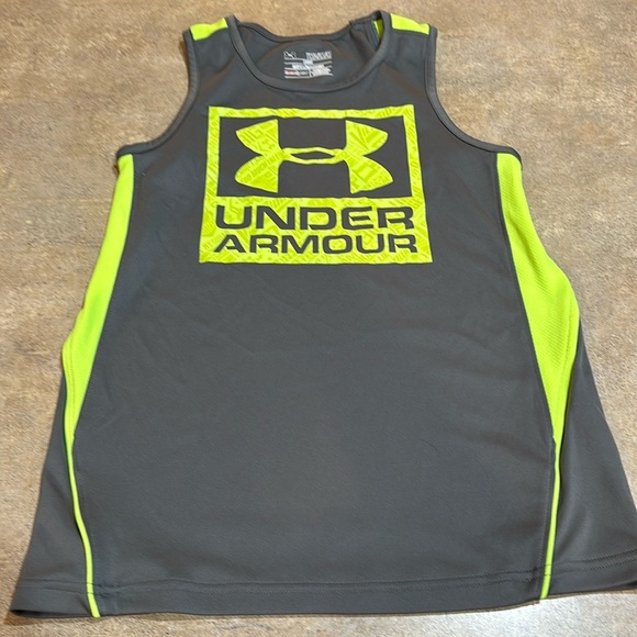 Boys under Armour, tank top size medium - Picture 1 of 3